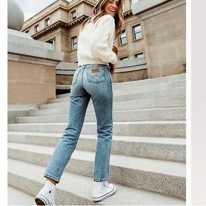 NWOT WRANGLER high rise straight jeans